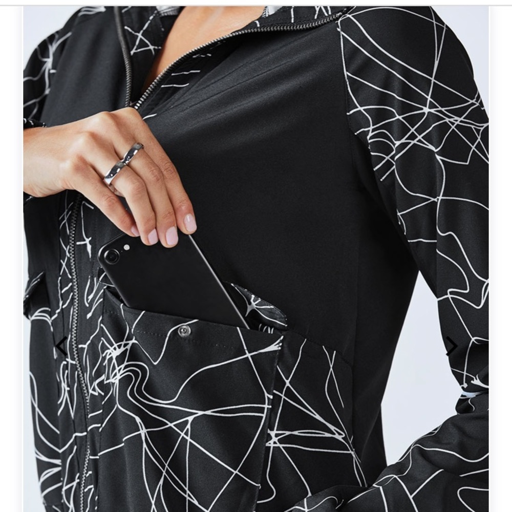 Fabletics Jaie Transitional Windbreaker. Hooded. - image 4